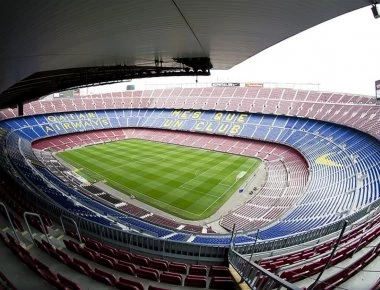 «Λίμνη» το Καμπ Νου μετά την κακοκαιρία- Απίστευτες εικόνες στο γήπεδο της Μπαρτσελόνα